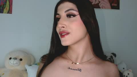 Snapshot of princess_ofyourdreams chatting on 04-23-26, 08:44 Sophie online show from 04-23-26, 08:44