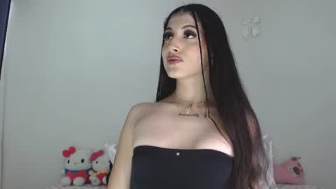 Snapshot of princess_ofyourdreams chatting on 07-10-26, 07:05 Sophie online show from 07-10-26, 07:05