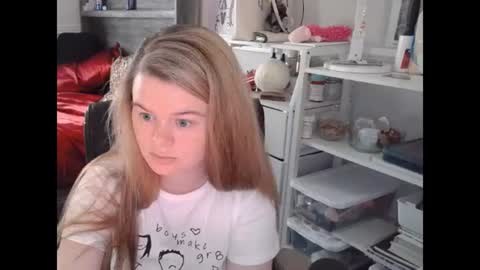 Snapshot of princessbunny420 chatting on 06-17-26, 06:09 princessbunny420 online show from 06-17-26, 06:09