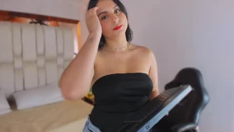 Snapshot of princessluu chatting on 07-16-26, 07:20 Lu online show from 07-16-26, 07:20