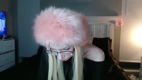 princessminxxy online show from 02-19-25, 07:06