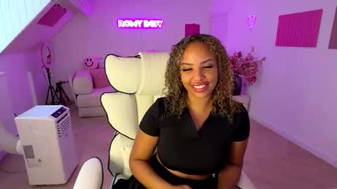Snapshot of princessromyindy chatting on 08-06-26, 12:29 princessromyindy online show from 08-06-26, 12:29