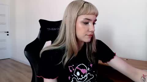 18 y.o online show from 02-21-25, 12:39