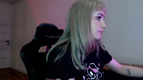 18 y.o online show from 02-21-25, 07:32