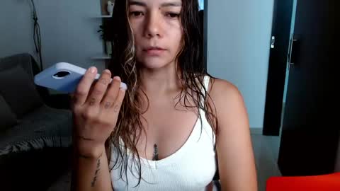 Snapshot of priscila_black chatting on 05-09-26, 07:19 Marcela online show from 05-09-26, 07:19