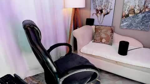 Snapshot of priya_rose chatting on 05-06-26, 06:24 Priya Rose online show from 05-06-26, 06:24