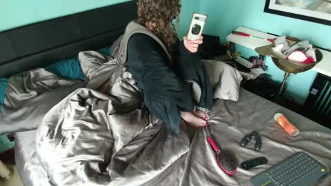 prxscillia_tx online show from 06-02-26, 10:39
