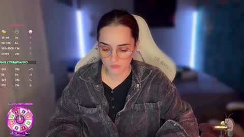 Queen of Pain online show from 12-16-25, 12:26