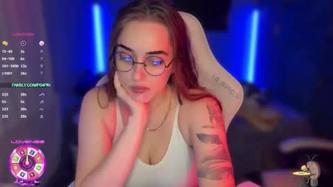 Queen of Pain online show from 12-19-25, 05:14