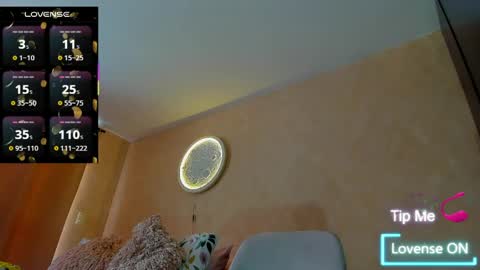 psique_naughty2 online show from 04-08-26, 05:57