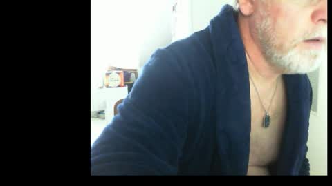 Snapshot of ptitrouquin chatting on 10-27-25, 08:07 ptitrouquin online show from 10-27-25, 08:07