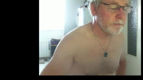 Snapshot of ptitrouquin chatting on 10-31-25, 08:37 ptitrouquin online show from 10-31-25, 08:37