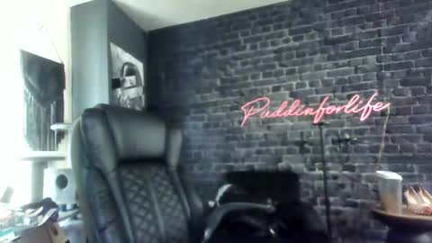 Snapshot of puddinforlife chatting on 07-08-26, 01:26 Krystle online show from 07-08-26, 01:26