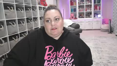 Snapshot of pugglelover chatting on 01-24-25, 01:24 Puggie - online show from 01-24-25, 01:24