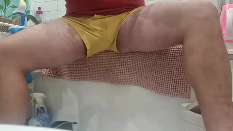 Snapshot of pulpdiction2 chatting on 10-27-25, 01:59 Pulp online show from 10-27-25, 01:59