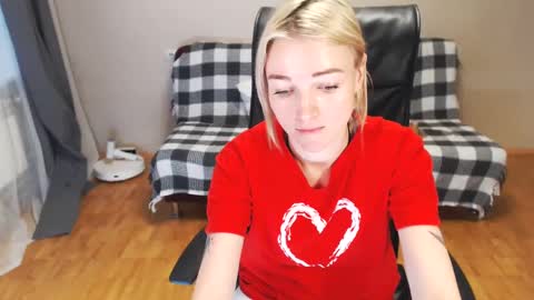 Snapshot of puma_ma chatting on 12-23-24, 06:55 Polly online show from 12-23-24, 06:55