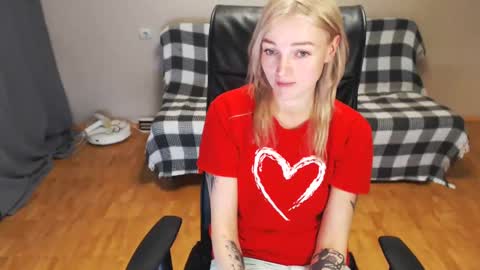 Snapshot of puma_ma chatting on 01-14-25, 01:49 Polly online show from 01-14-25, 01:49