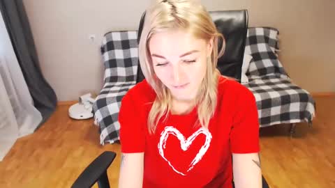 Snapshot of puma_ma chatting on 01-19-25, 08:50 Polly online show from 01-19-25, 08:50