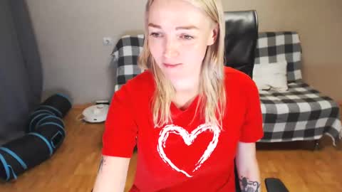 Snapshot of puma_ma chatting on 02-25-25, 06:09 Polly online show from 02-25-25, 06:09