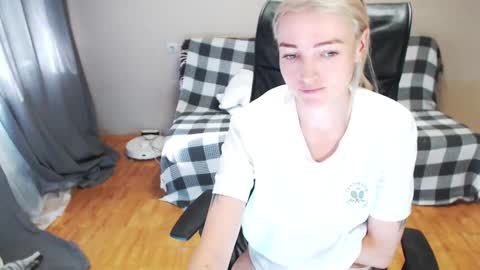 Snapshot of puma_ma chatting on 09-18-25, 05:09 Polly online show from 09-18-25, 05:09