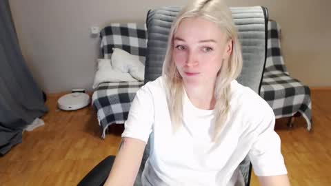 Polly online show from 02-15-26, 01:09