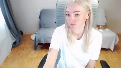 Polly online show from 04-19-26, 06:35