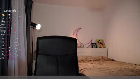 Snapshot of purple_baby chatting on 10-31-25, 11:55 Sasha wait you here 6 of November. will celebrate my B- day online show from 10-31-25, 11:55