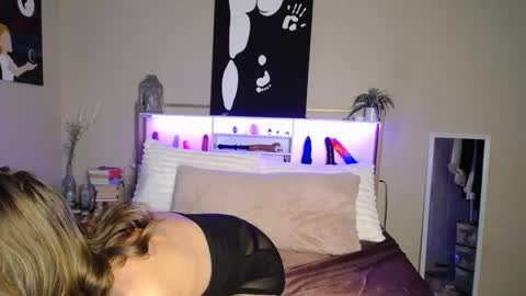 Purple online show from 10-13-25, 02:55