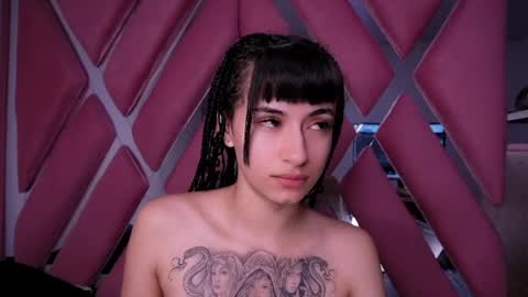 Alynn online show from 04-14-26, 01:33