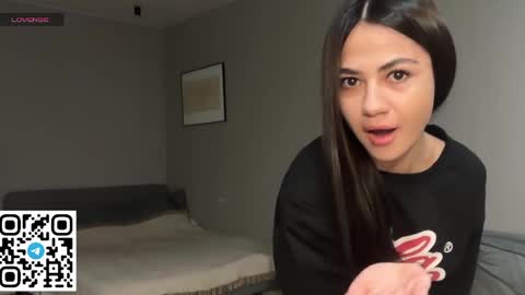 Zendaya online show from 04-11-26, 04:55