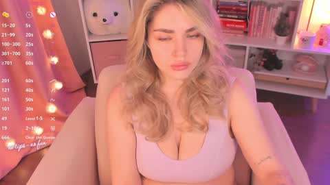 Snapshot of pussy_kattt chatting on 12-22-24, 06:06 kat follow online show from 12-22-24, 06:06