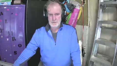 Mark online show from 03-01-25, 04:11