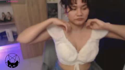 Snapshot of pussycat420_ chatting on 04-27-26, 01:58 Mari online show from 04-27-26, 01:58