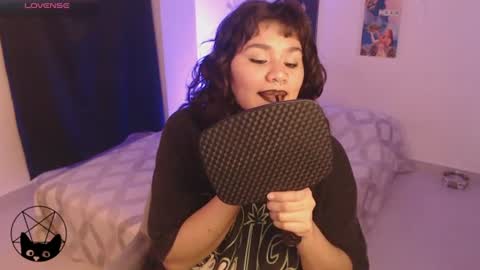 Snapshot of pussycat420_ chatting on 06-25-26, 05:34 Mari online show from 06-25-26, 05:34