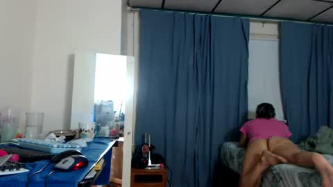 Snapshot of putiputi4u chatting on 06-22-26, 03:25 putiputi4u online show from 06-22-26, 03:25