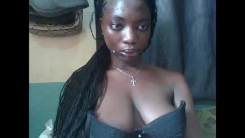 Snapshot of pweedy_ora chatting on 06-27-26, 10:09 ora online show from 06-27-26, 10:09