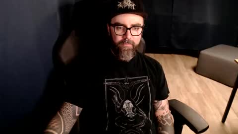 Snapshot of pyroxen chatting on 11-15-25, 09:54 Yog Sothoth online show from 11-15-25, 09:54
