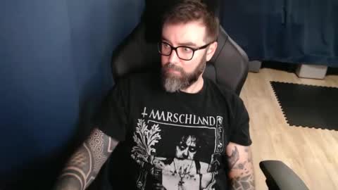 Snapshot of pyroxen chatting on 12-18-25, 08:37 Yog Sothoth online show from 12-18-25, 08:37
