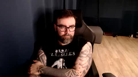 Snapshot of pyroxen chatting on 01-11-26, 08:36 Yog Sothoth online show from 01-11-26, 08:36