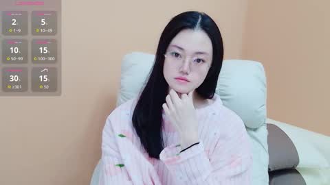 qiqi_1118 online show from 10-26-25, 06:19
