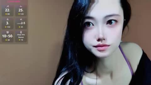 qiqi_1118 online show from 10-27-25, 05:28