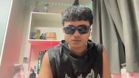 qosmo123 online show from 03-31-26, 02:35