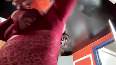 quecosatanrica online show from 10-23-25, 08:40