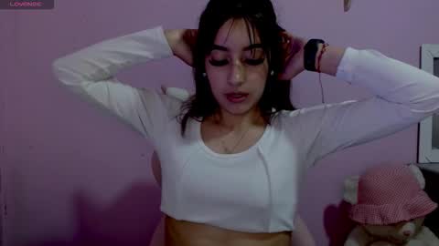 Snapshot of quee_tiana chatting on 09-13-25, 04:23 your princess online show from 09-13-25, 04:23