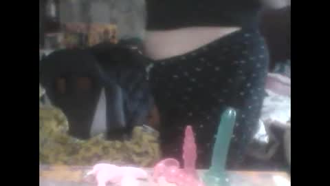 Snapshot of queeeendeepthrot chatting on 02-25-25, 02:00 Bigtitanalslut online show from 02-25-25, 02:00