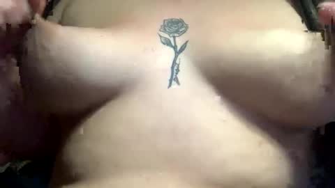 Snapshot of queeeendeepthrot chatting on 02-01-26, 01:26 Bigtitanalslut online show from 02-01-26, 01:26