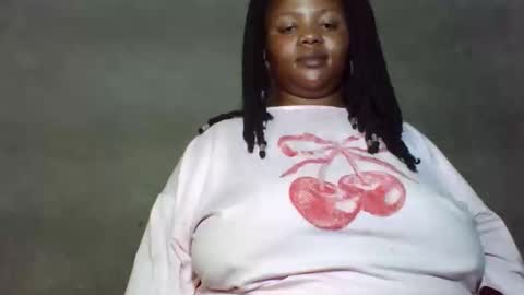 Snapshot of queen2302 chatting on 04-27-26, 09:35 queen2302 online show from 04-27-26, 09:35