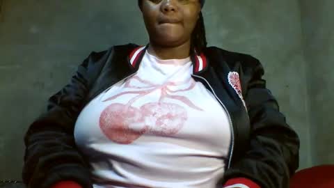 Snapshot of queen2302 chatting on 05-08-26, 06:57 queen2302 online show from 05-08-26, 06:57