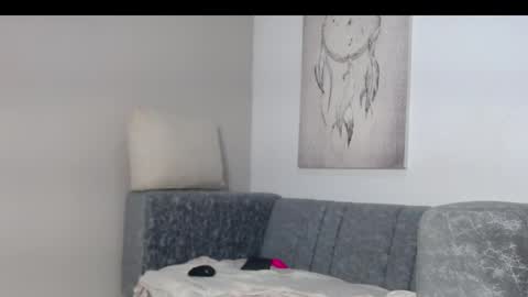 Snapshot of queen_adhara chatting on 05-19-26, 12:55 ANTONELLA online show from 05-19-26, 12:55