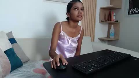 Snapshot of queen_adhara chatting on 07-17-26, 01:40 ANTONELLA online show from 07-17-26, 01:40